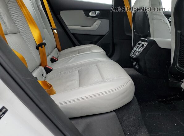 YSMET3KA5PL113895 2023 POLESTAR 2 Белый Вид задних сидений