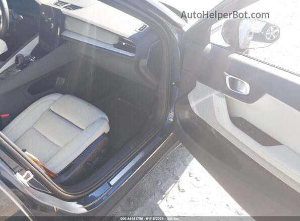 YSMET3KAXPL122902 2023 POLESTAR 2 Blue Widok wnętrza z przodu