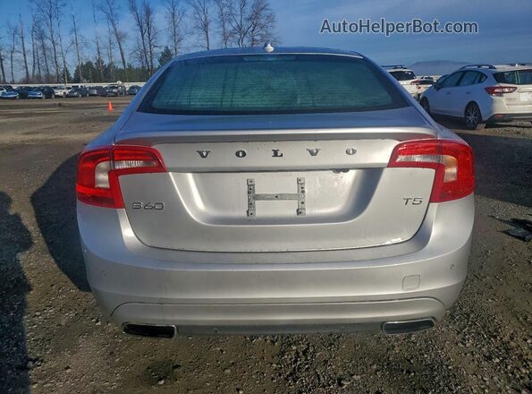 YV126MFK2G2413053 2016 VOLVO S60 Silver Հետևի տեսք