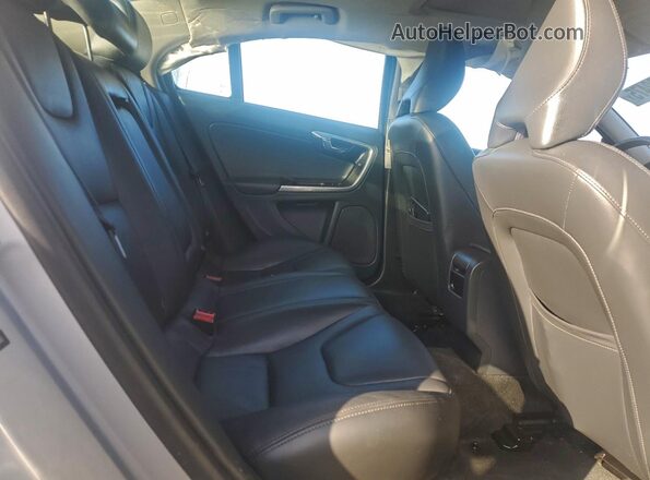 YV126MFK2G2413053 2016 VOLVO S60 Silver Հետևի նստատեղերի տեսք