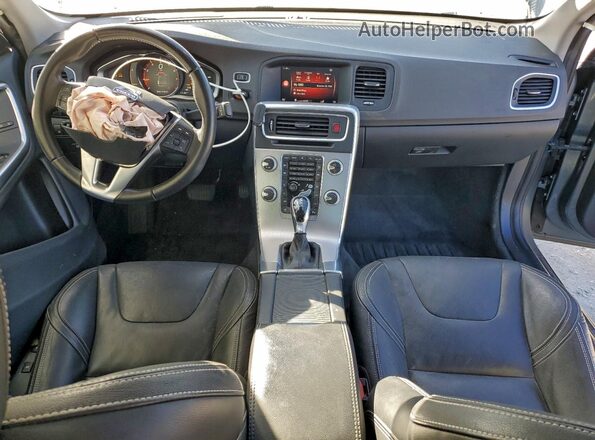 YV126MFL5J2461789 2018 VOLVO S60 Серый Вид панели приборов