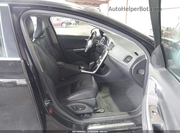 YV140MEK0G1287597 2016 VOLVO V60 Серый Вид салона спереди
