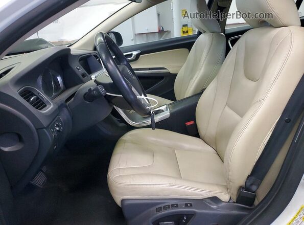 YV140MEK6H1332799 2017 VOLVO V60 White Սալոնի դիմացի տեսք