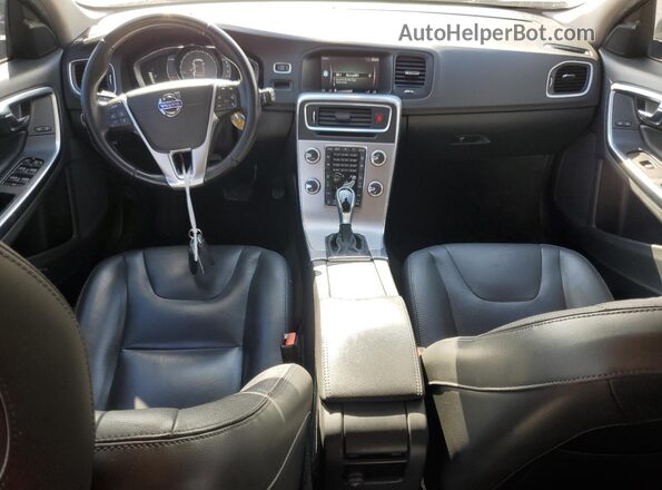 YV140MEK6H1367360 2017 VOLVO V60 Gray Widok deski rozdzielczej