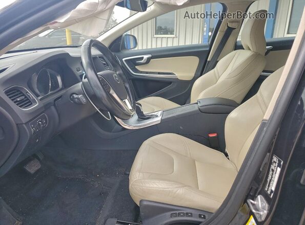 YV140MEL8J2394830 2018 VOLVO V60 Черный Вид салона спереди