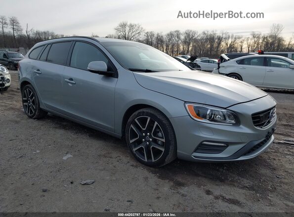 YV140MELXJ2391279 2018 VOLVO V60 Серебряный Передняя правая четверть