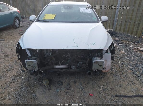 YV140MEM7H1361357 2017 VOLVO V60 White Вид спереду