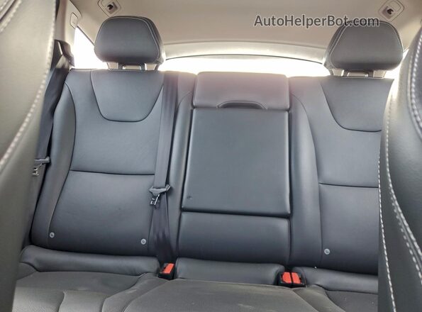 YV140MSLXJ2399497 2018 VOLVO V60 Серебряный Вид задних сидений