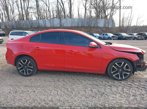 YV140MTL4H2433247 2017 VOLVO S60 Red Widok wnętrza z tyłu