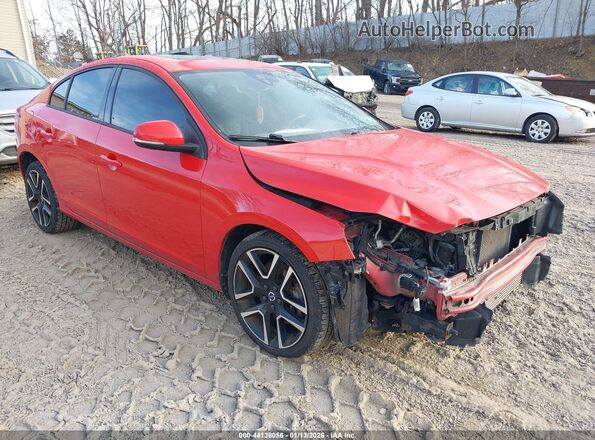 YV140MTL4H2433247 2017 VOLVO S60 Red Przód prawy
