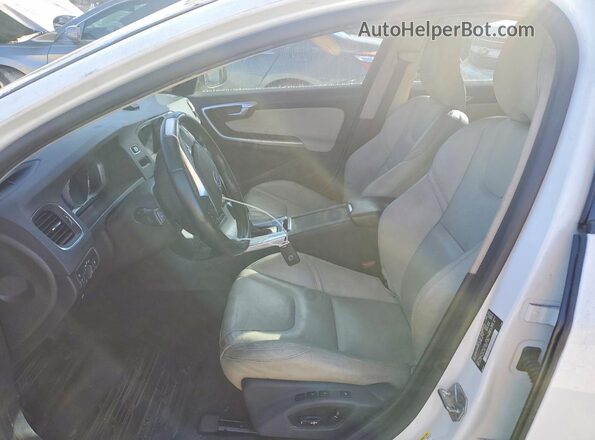 YV140MTL6H2439096 2017 VOLVO S60 White Front interior view