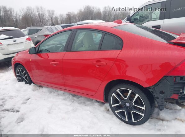 YV140MTL9J2459459 2018 VOLVO S60 Red Սալոնի 360 աստիճան տեսք