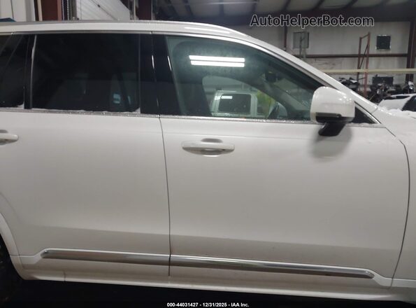 YV4062PA7P1949930 2023 VOLVO XC90 Белый Вид задней части салона