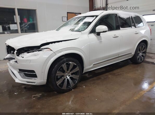 YV4062PA7P1949930 2023 VOLVO XC90 Белый Передняя левая четверть
