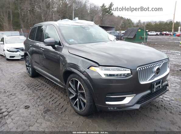 YV4062PN7P1923427 2023 VOLVO XC90 Черный Передняя правая четверть