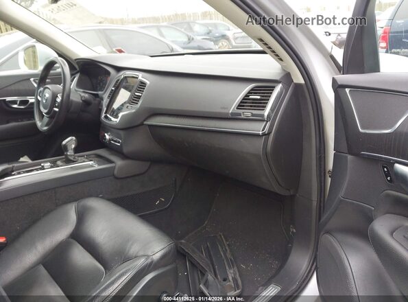 YV4102CK3L1546851 2020 VOLVO XC90 Серебряный Вид салона спереди