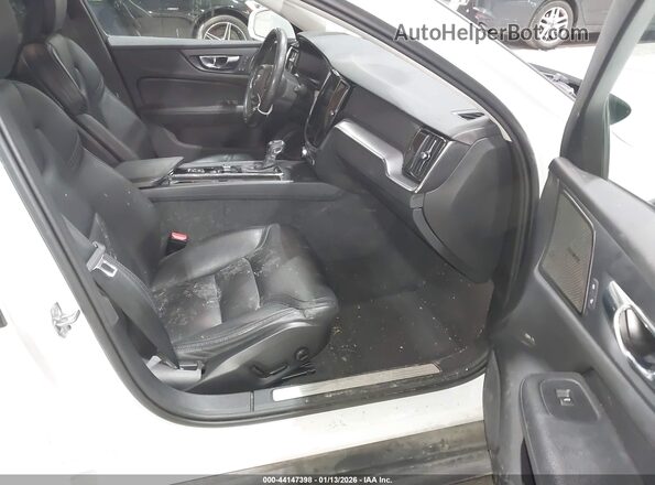 YV4102WK9L1043983 2020 VOLVO V60 CROSS COUNTRY Белый Вид салона спереди