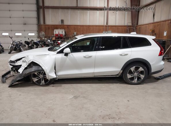YV4102WK9L1043983 2020 VOLVO V60 CROSS COUNTRY Белый Панорамный вид салона 360°