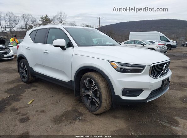 YV4162UL3K2073371 2019 VOLVO XC40 Белый Передняя правая четверть