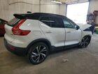2019 Volvo Xc40 T5 R-design White vin: YV4162UM5K2047993