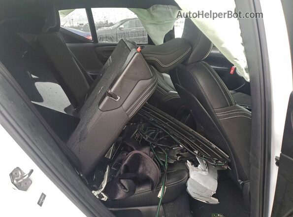 YV4162UMXK2114541 2019 VOLVO XC40 Белый Вид задней части салона
