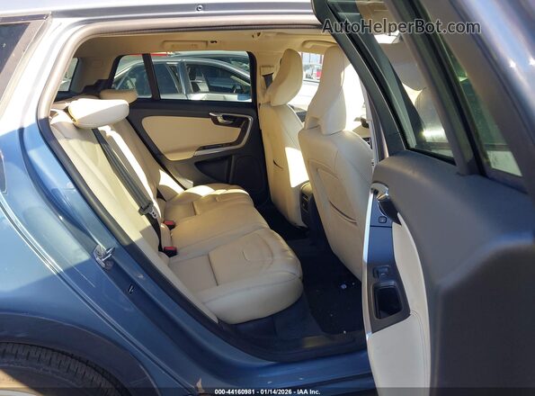 YV440MWK1H1037899 2017 VOLVO V60 CROSS COUNTRY Blue Vista de la etiqueta del VIN