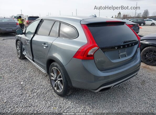 YV440MWK7H1023845 2017 VOLVO V60 CROSS COUNTRY Gray Trasero izquierdo