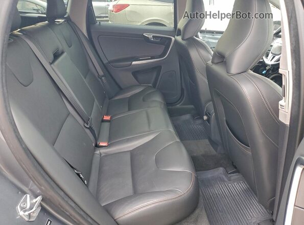 YV449MRR2H2043011 2017 VOLVO XC60 Gray Widok wnętrza z tyłu