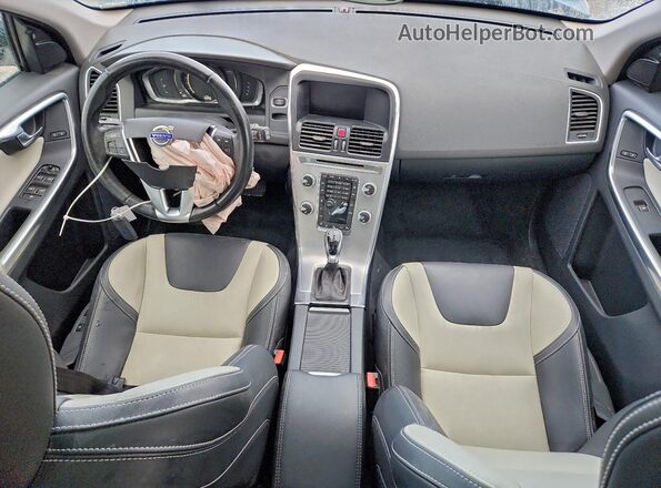 YV449MRR8H2074876 2017 VOLVO XC60 Синий Вид панели приборов