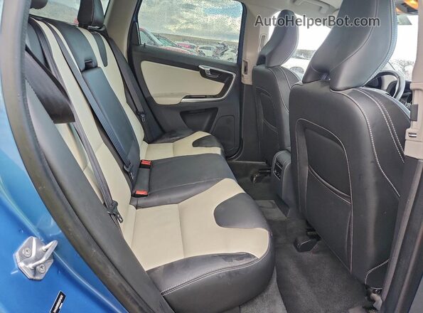 YV449MRR8H2074876 2017 VOLVO XC60 Синий Вид задних сидений