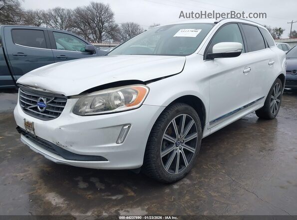 YV449MRU7H2009666 2017 VOLVO XC60 Белый Передняя левая четверть