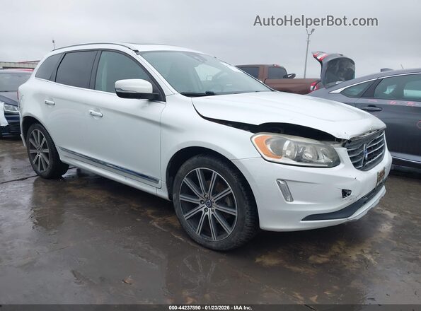YV449MRU7H2009666 2017 VOLVO XC60 Белый Передняя правая четверть