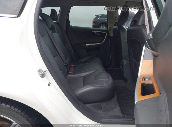 YV449MRU7H2009666 2017 VOLVO XC60 Белый Вид наклейки с VIN-кодом
