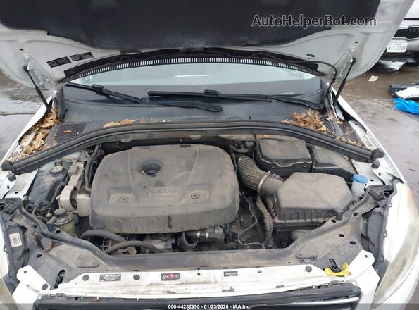 YV449MRU7H2009666 2017 VOLVO XC60 Белый Вид сзади