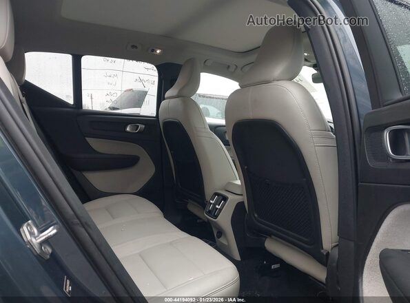 YV4AC2HL5K2050239 2019 VOLVO XC40 Dark Blue Вид наклейки с VIN-кодом
