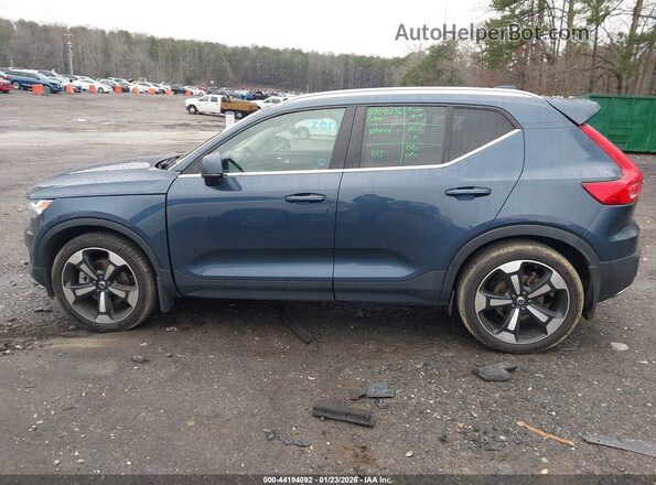 YV4AC2HL5K2050239 2019 VOLVO XC40 Dark Blue Панорамный вид салона 360°
