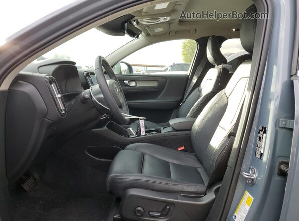 YV4AC2HL7L2341729 2020 VOLVO XC40 Синий Вид салона спереди
