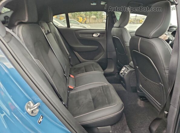 YV4ED3GMXP2039677 2023 VOLVO C40 Синий Вид задних сидений