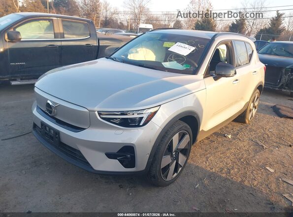 YV4ED3UM3P2075389 2023 VOLVO XC40 RECHARGE PURE ELECTRIC Silver Передня ліва чверть