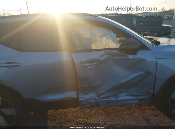 YV4ED3UM3P2075389 2023 VOLVO XC40 RECHARGE PURE ELECTRIC Silver Вид задньої частини салону