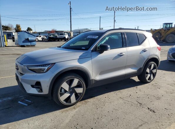 YV4ED3UM9P2948255 2023 VOLVO XC40 Silver Przód lewy