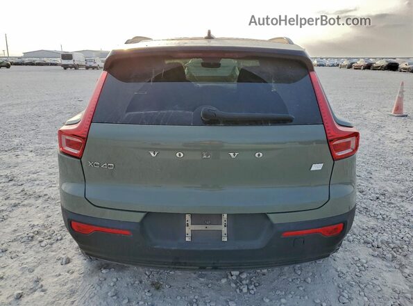 YV4ED3UR6N2711005 2022 VOLVO XC40 Зеленый Вид сзади