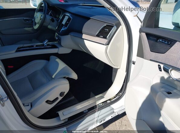 YV4H60CLXN1828224 2022 VOLVO XC90 RECHARGE PLUG-IN HYBRID Белый Вид салона спереди