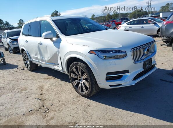 YV4H60CLXN1828224 2022 VOLVO XC90 RECHARGE PLUG-IN HYBRID Белый Передняя правая четверть