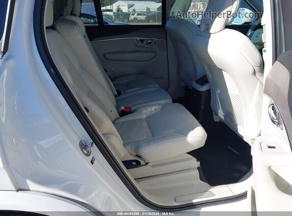 YV4H60CLXN1828224 2022 VOLVO XC90 RECHARGE PLUG-IN HYBRID Белый Вид наклейки с VIN-кодом