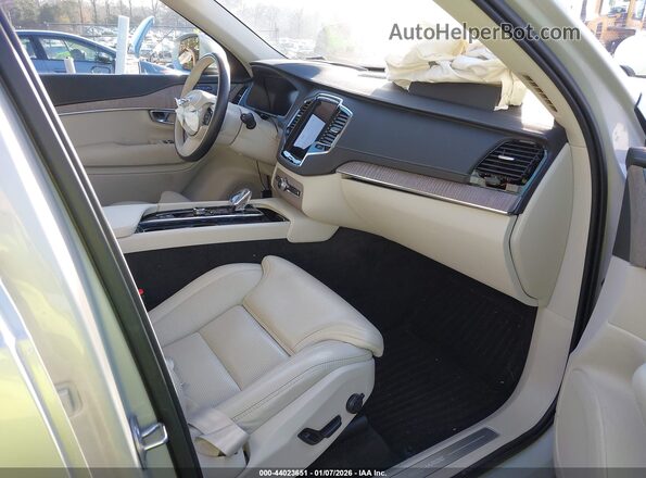 YV4H60CLXN1859411 2022 VOLVO XC90 RECHARGE PLUG-IN HYBRID Бежевый Вид салона спереди