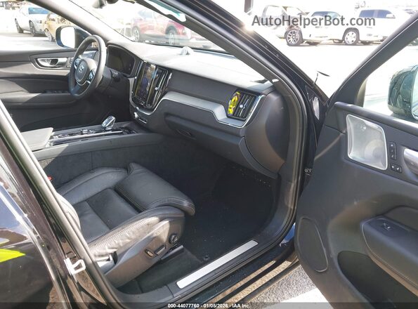 YV4H60DJ3R1865540 2024 VOLVO XC60 RECHARGE PLUG-IN HYBRID Black Vista interior delantera