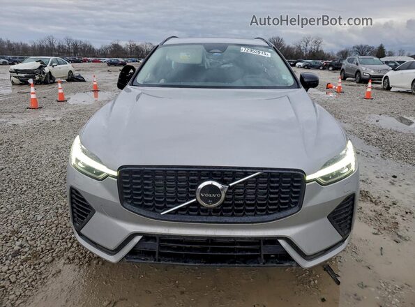 YV4H60DL2R1923655 2024 VOLVO XC60 Silver Widok z przodu