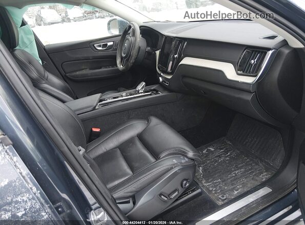 YV4H60DL8N1047118 2022 VOLVO XC60 RECHARGE PLUG-IN HYBRID Серый Вид салона спереди