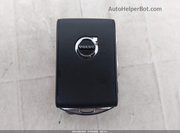 YV4H60LE7R1215100 2024 VOLVO XC90 RECHARGE PLUG-IN HYBRID Белый Вид панели приборов